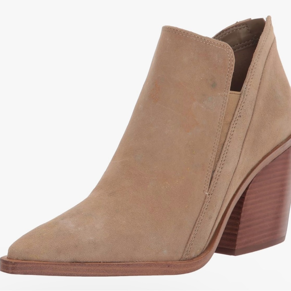 🌸VINCE CAMUTO🌸 Gradina Stacked Heel Bootie Ankle Boot Size: 10M